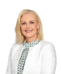 Dr Liz Develin