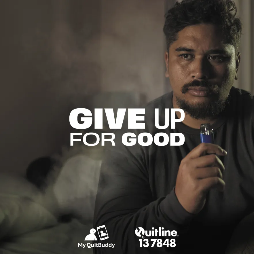 Man holding a vape