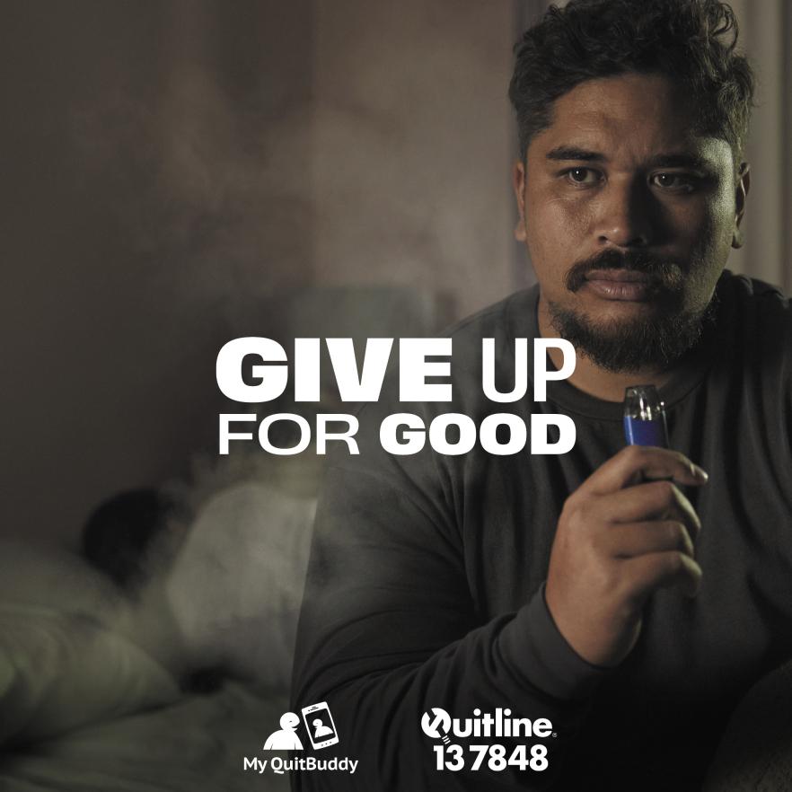 Man holding a vape