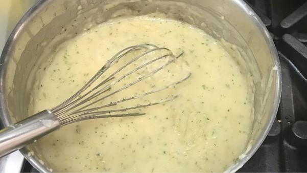 Béchamel sauce is served with vegetables