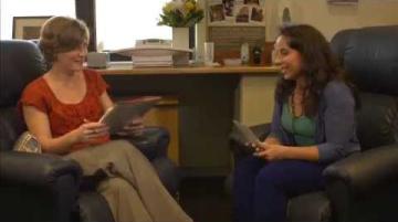 Thumbnail image for midwife discussing pregnancy and alcohol with women video