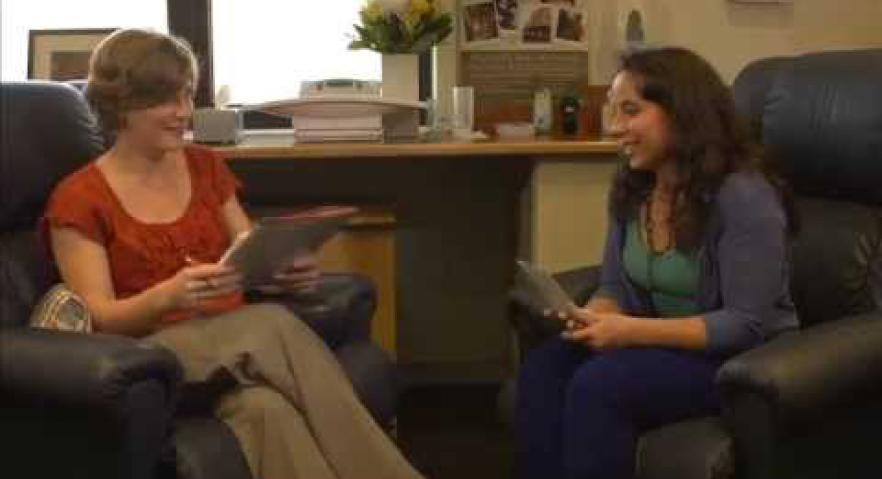 Thumbnail image for midwife discussing pregnancy and alcohol with women video